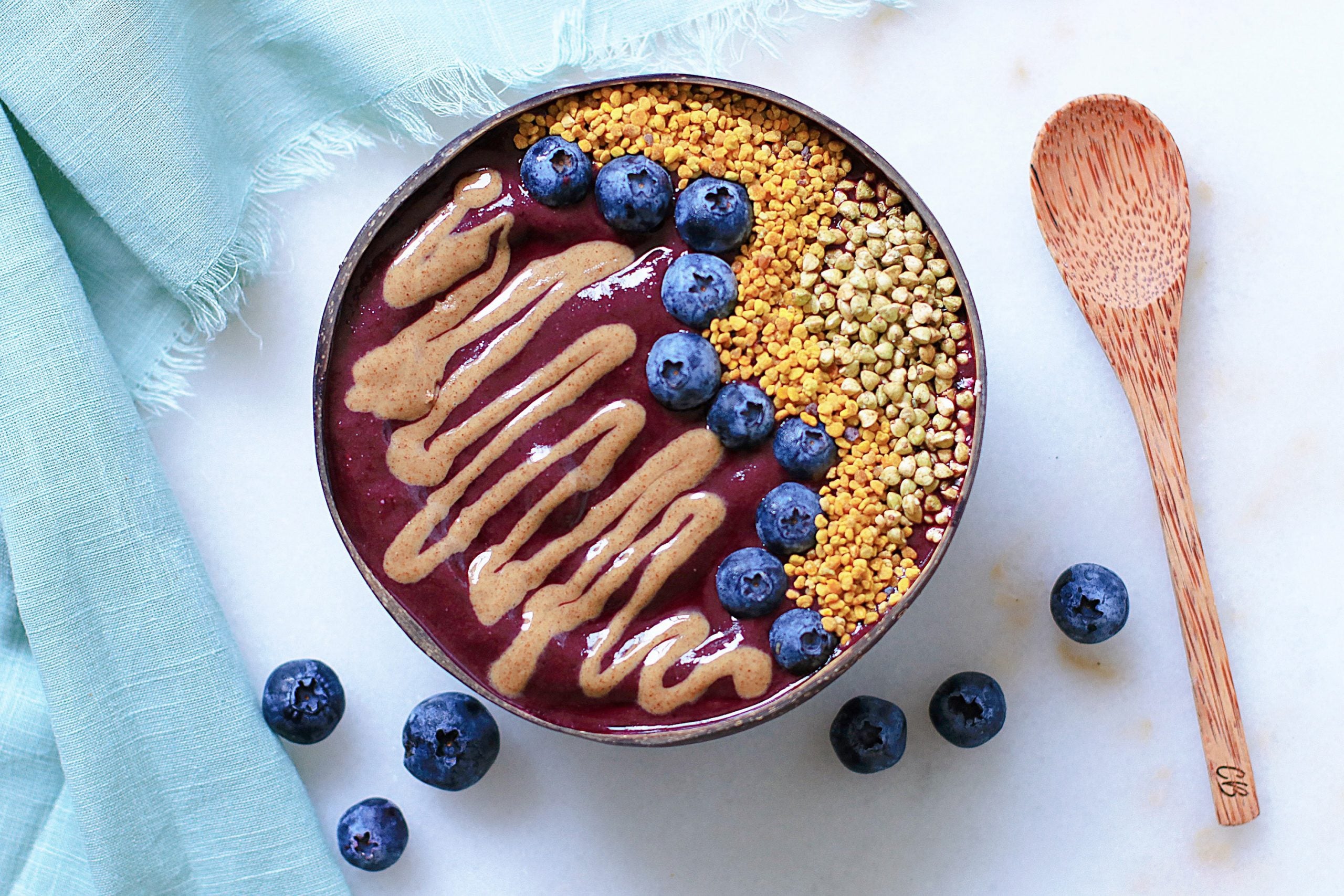 Danielle's Refreshing Smoothie Bowl with Matcha Bucks