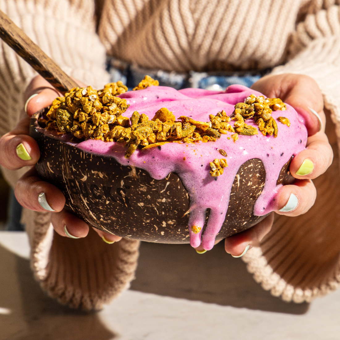 smoothie bowl with clusterbucks in a lil bucks coconut bowl